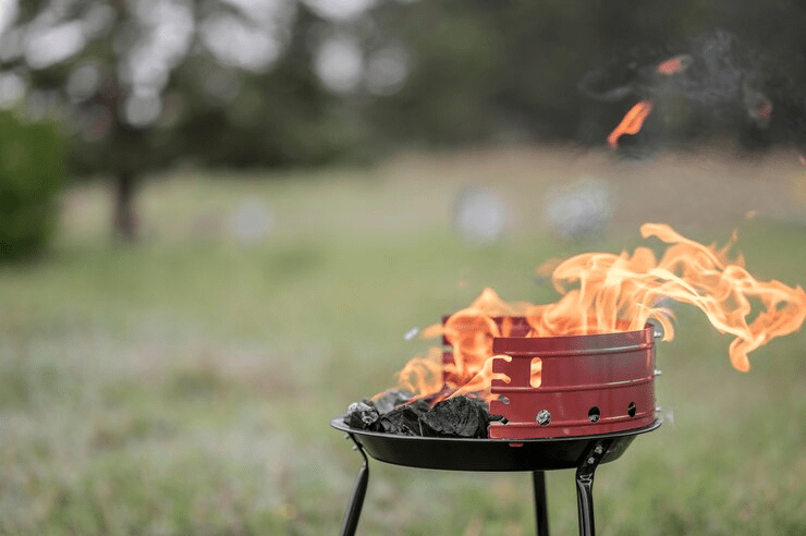 Elevate Your Outdoor Experience: 5 Must-Have Fire Pit Accessories