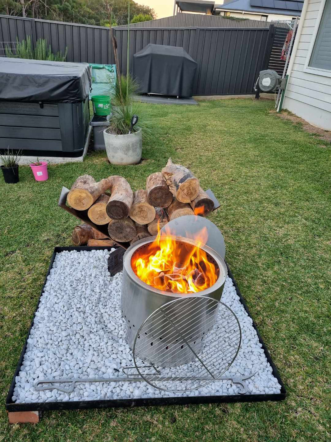 Inferno Smokeless Fire Pit + FREE Cooking Grill, Lid &amp; Carry bag