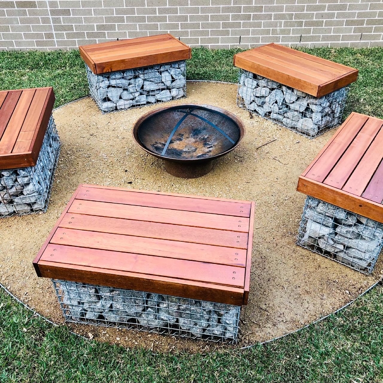 Modern outdoor fire pit