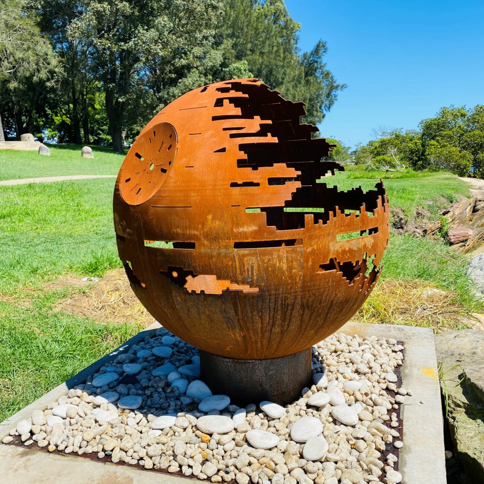 Spacious Large Fire Pits